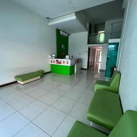 Green Apple Boutique Hotel Kota Kinabalu Exteriör bild