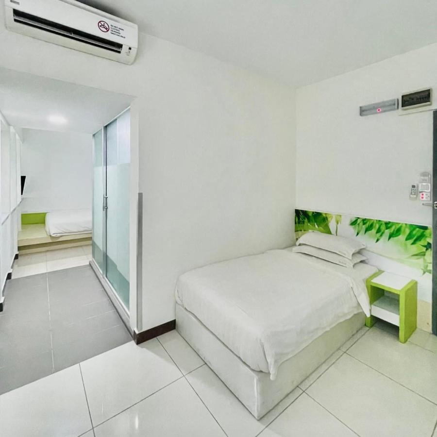 Green Apple Boutique Hotel Kota Kinabalu Exteriör bild