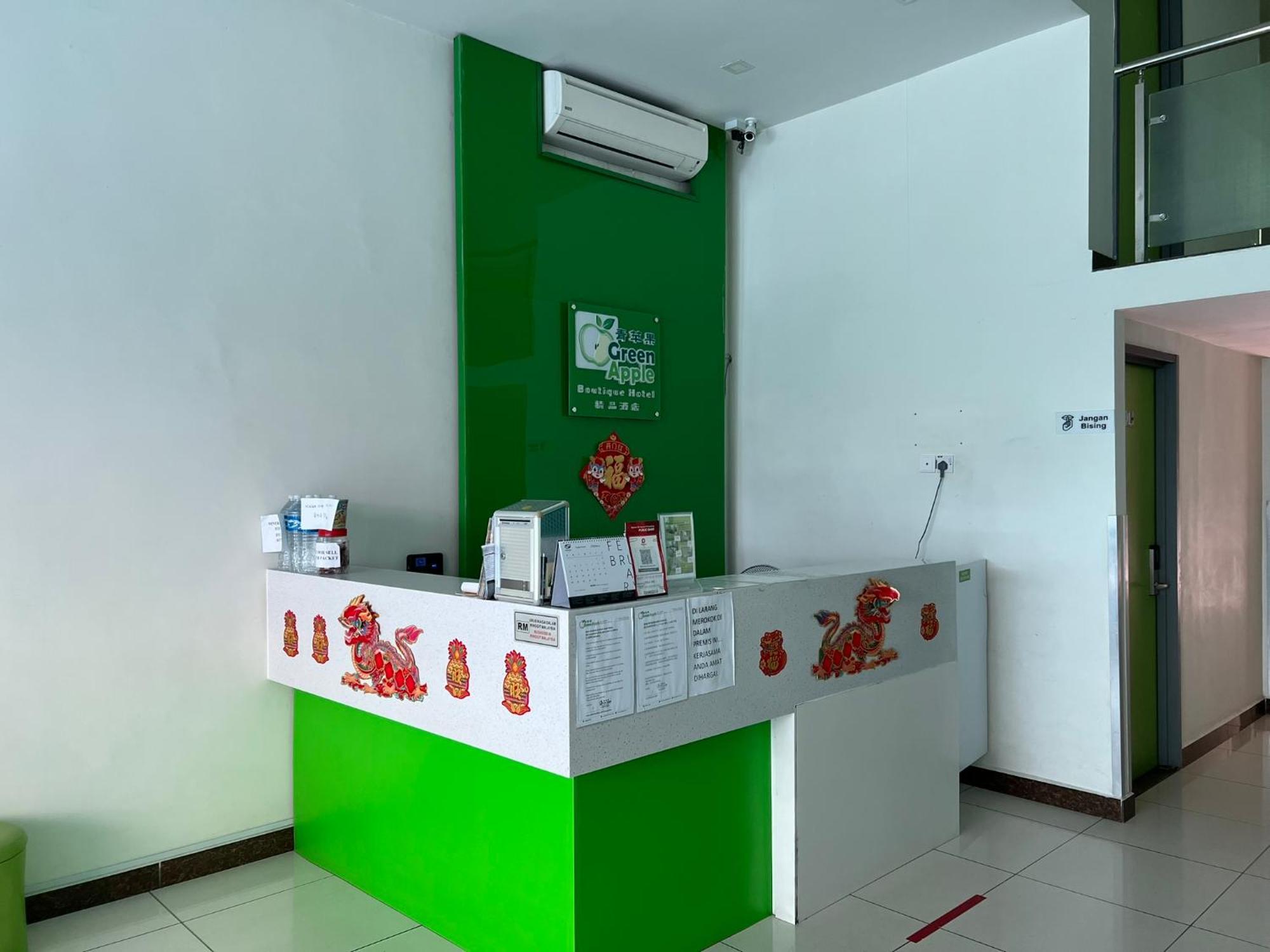 Green Apple Boutique Hotel Kota Kinabalu Exteriör bild